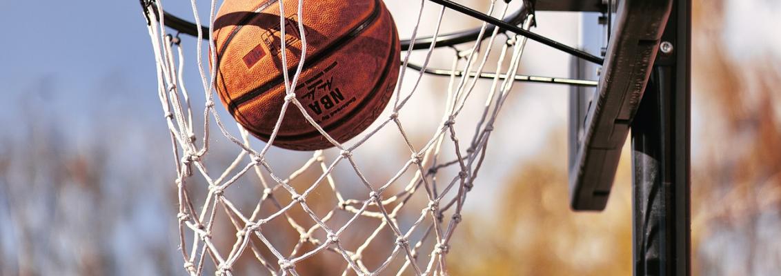 Un sport d'équipe aux JO 2024: le basket ball!