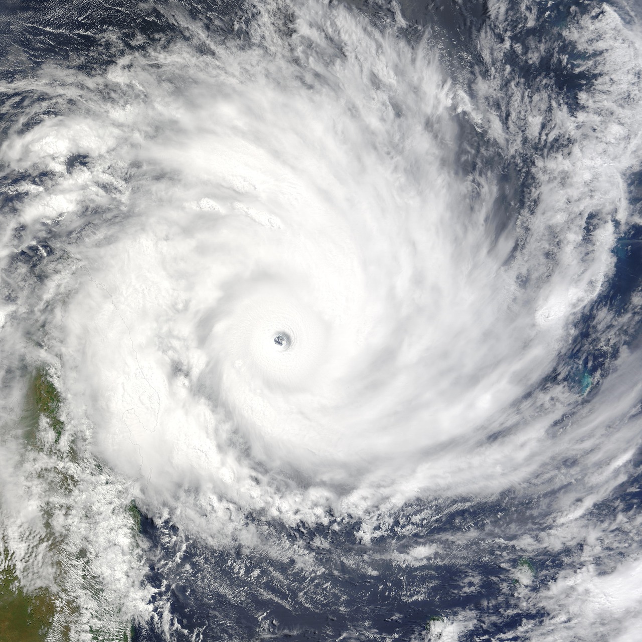 cyclone-62959-1280-6494b7597cb4e273877836.jpg